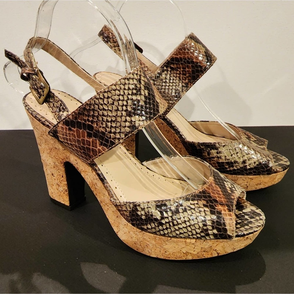 nwot ADRIENNE VITTADINI "YANCY" Platform heeled Sandals SIZE 7.5M